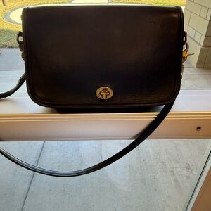 Coach Vintage Pocket Purse 9755 Black with Classic Turn Lock